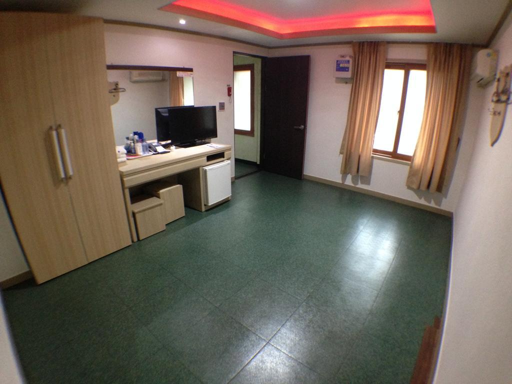 Suanbo Saipan Hot Spring Hotel Chungju Room photo